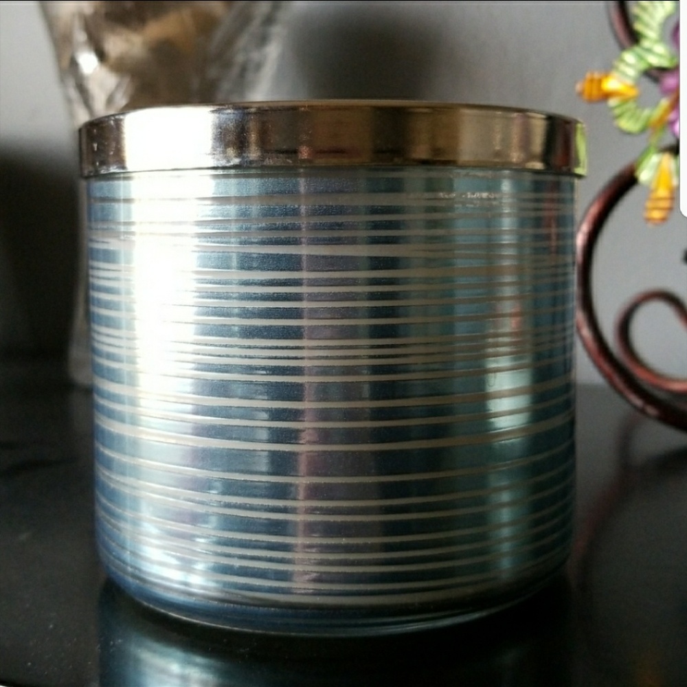 BATH AND BODY WORKS 3 WICK CANDLE